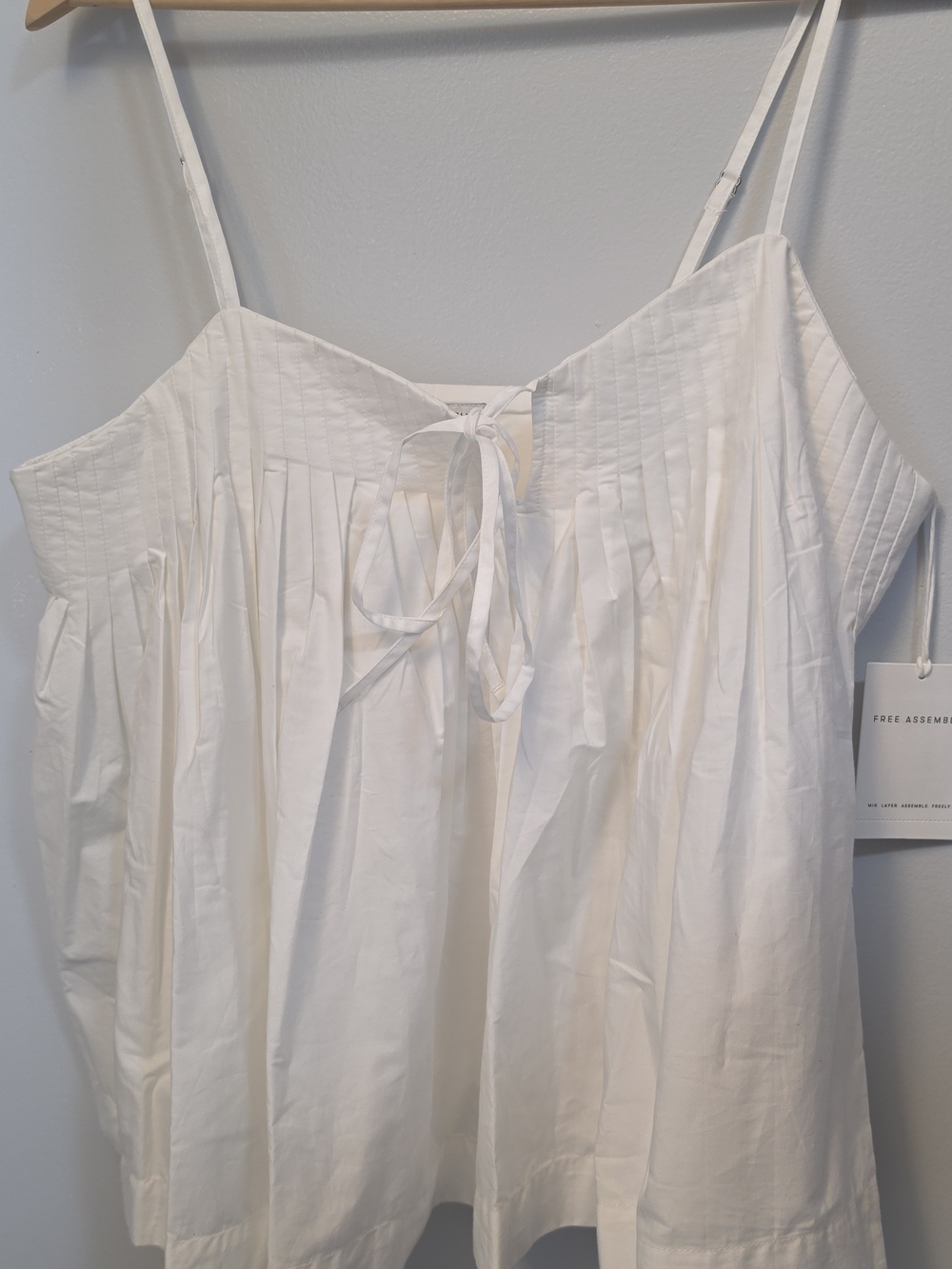 Free Assembly White Cotton Tie-Front Spaghetti Strap Tank Ptp 20"